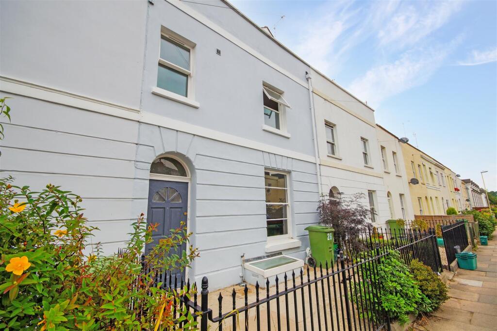 4 bed Detached for rent in Prestbury. From Morgan Associates - Cheltenham - Lettings