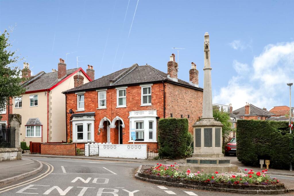 4 bed Semi Detached for rent in Leckhampton Hill. From Morgan Associates - Cheltenham - Lettings 4 bed Semi Detached for rent in Leckhampton Hill. From Morgan Associates - Cheltenham - Lettings