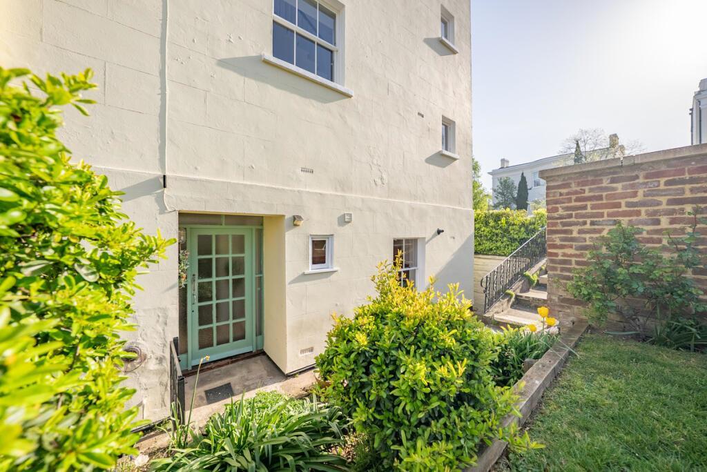 2 bed 1st Floor Flat for rent in Cheltenham. From Morgan Associates - Cheltenham - Lettings 2 bed 1st Floor Flat for rent in Cheltenham. From Morgan Associates - Cheltenham - Lettings