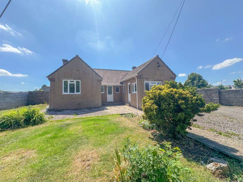 3 bed Detached bungalow for rent in Shepton Mallet. From Stonebridge - Shepton Mallet
