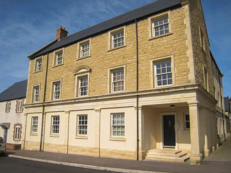 2 bed 1st Floor Flat for rent in Cannard's Grave. From Stonebridge - Shepton Mallet