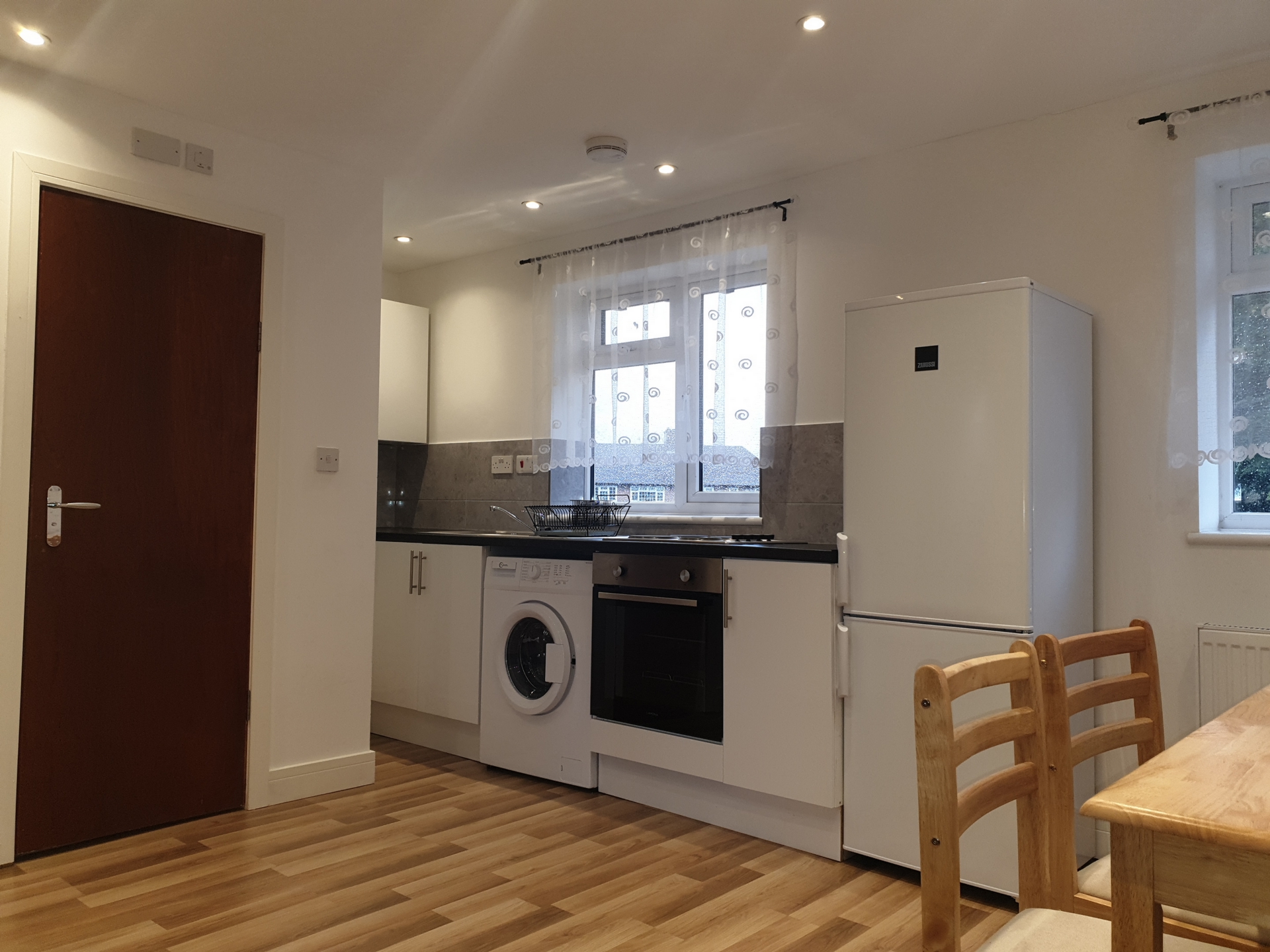 2 bed 1st Floor Flat for rent in London. From LLana Homes
