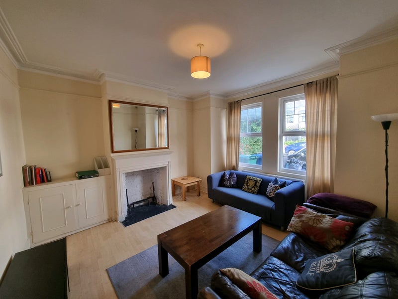 4 bed House (unspecified) for rent in London. From LLana Homes