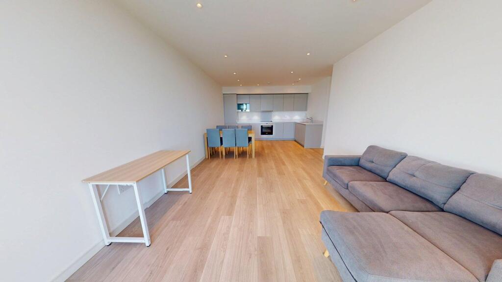 3 bed Apartment for rent in Croydon. From 1st Avenue - Surrey