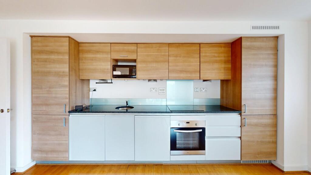 3 bed Apartment for rent in Greenwich. From 1st Avenue - London