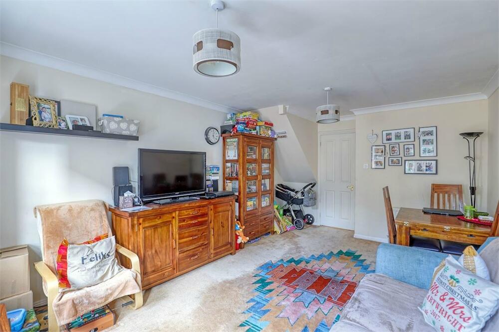 2 bed Semi Detached for rent in Lewisham. From 1st Avenue - London 2 bed Semi Detached for rent in Lewisham. From 1st Avenue - London