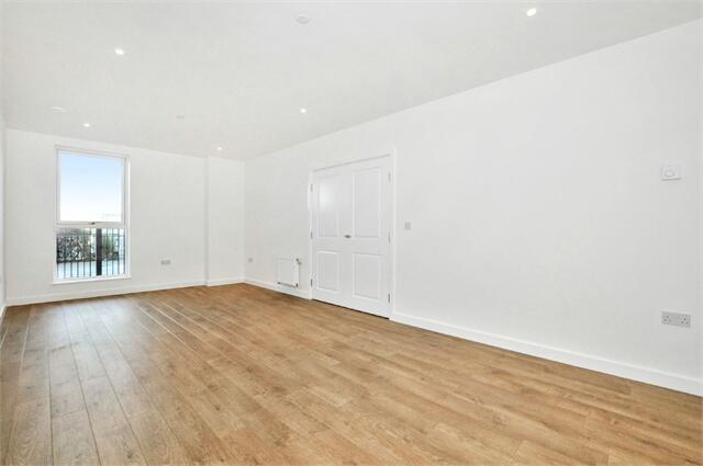 3 bed Apartment for rent in London. From 1st Avenue - London