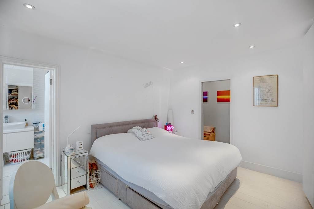 2 bed 1st Floor Flat for rent in London. From AbbeySpring - London