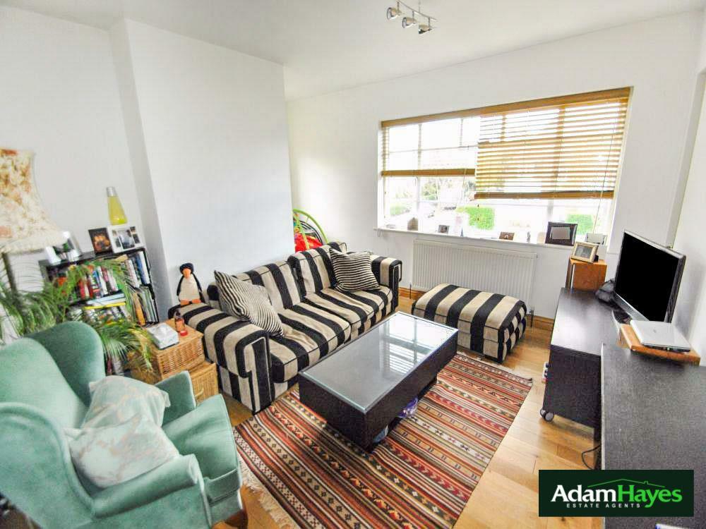 2 bed Maisonette for rent in Finchley. From Adam Hayes Estate Agents - East Finchley