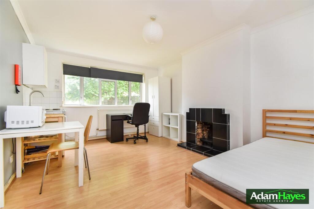 4 bed Studio for rent in Finchley. From Adam Hayes Estate Agents - East Finchley - N2 4 bed Studio for rent in Finchley. From Adam Hayes Estate Agents - East Finchley - N2