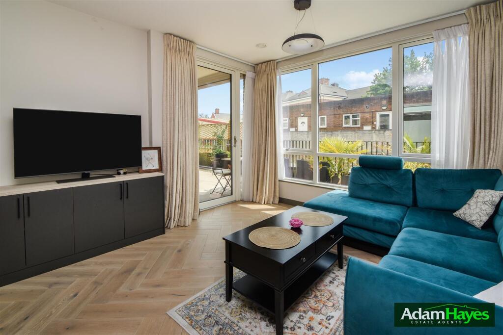 2 bed Apartment for rent in Friern Barnet. From Adam Hayes Estate Agents - East Finchley - N2