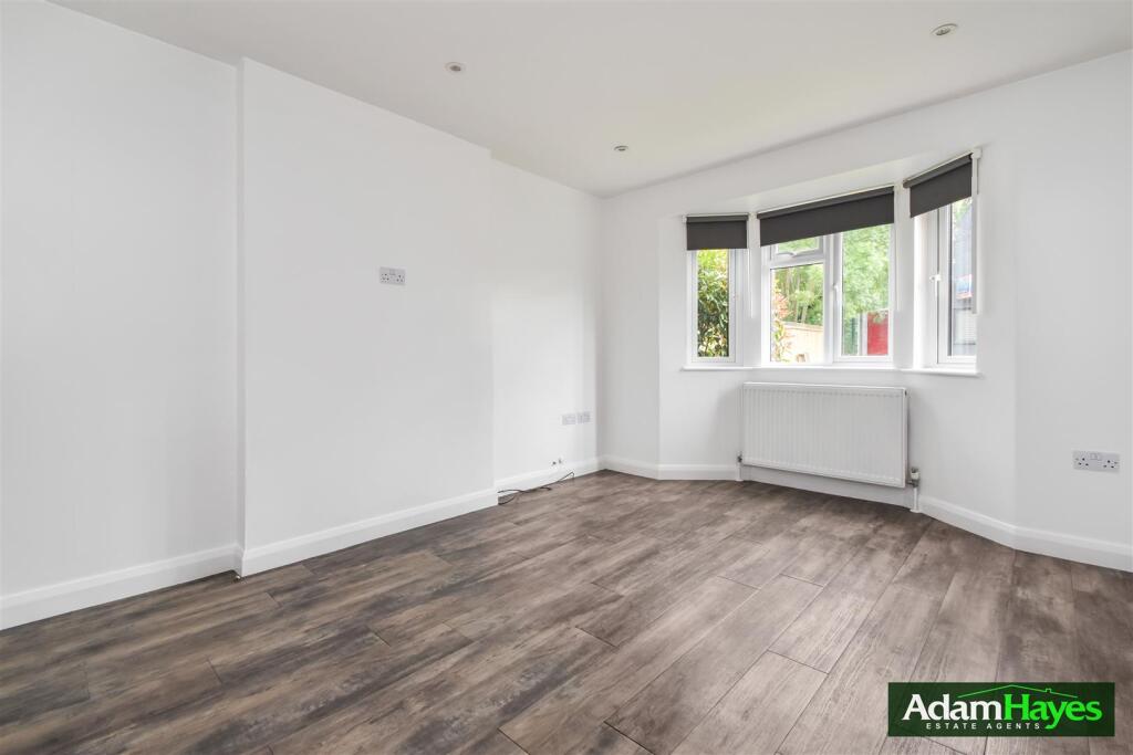 2 bed Annexe for rent in Finchley. From Adam Hayes Estate Agents - East Finchley - N2