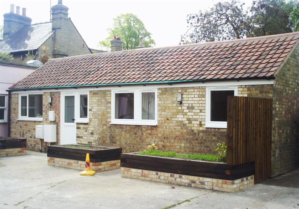 1 bed Bungalow for rent in Waterbeach. From Admiral Residential Property Management Ltd - Cambridge
