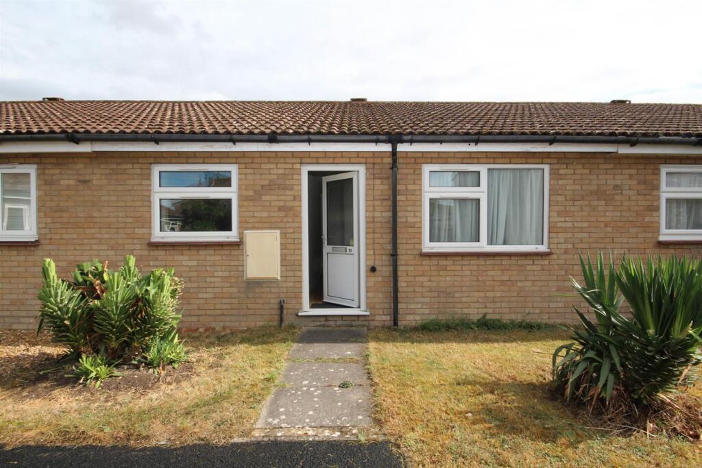 2 bed Bungalow for rent in Teversham. From Admiral Residential Property Management Ltd - Cambridge 2 bed Bungalow for rent in Teversham. From Admiral Residential Property Management Ltd - Cambridge