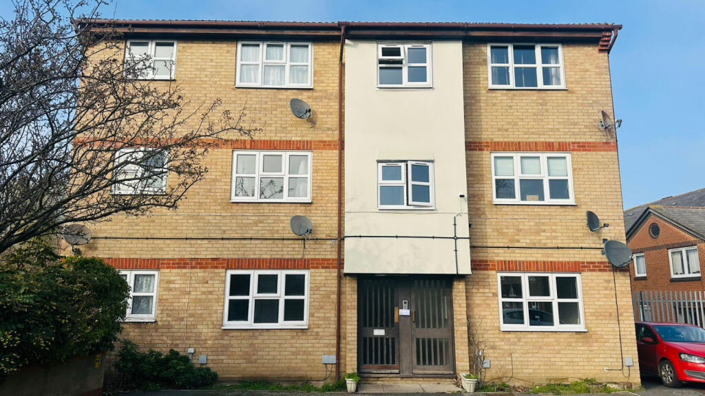 2 bed 1st Floor Flat for rent in Dagenham. From AJ Dwellings 2 bed 1st Floor Flat for rent in Dagenham. From AJ Dwellings