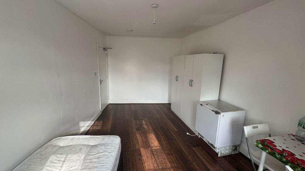 1 bed House Share for rent in Dagenham. From AJ Dwellings