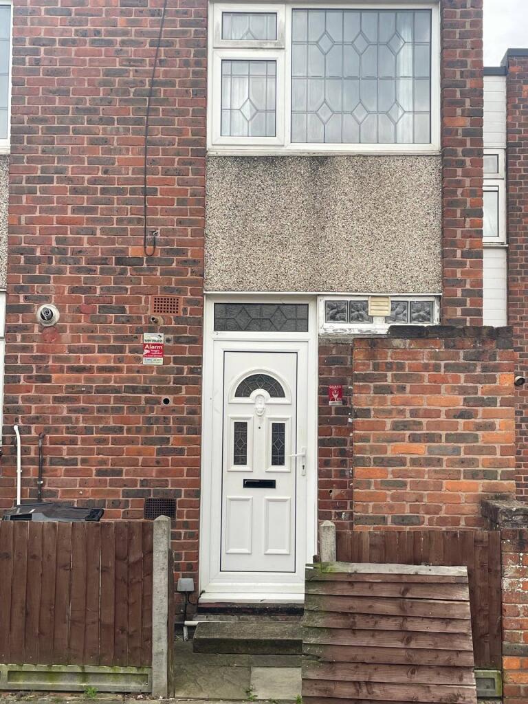 4 bed Mid Terraced House for rent in Chigwell Row. From AJ Dwellings