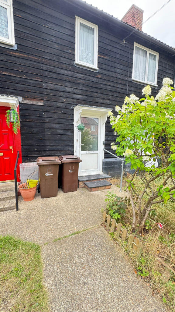 3 bed Mid Terraced House for rent in Dagenham. From AJ Dwellings
