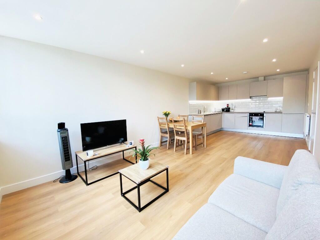 2 bed Apartment for rent in Hadley Wood. From Aleco Estate Agents - East Barnet