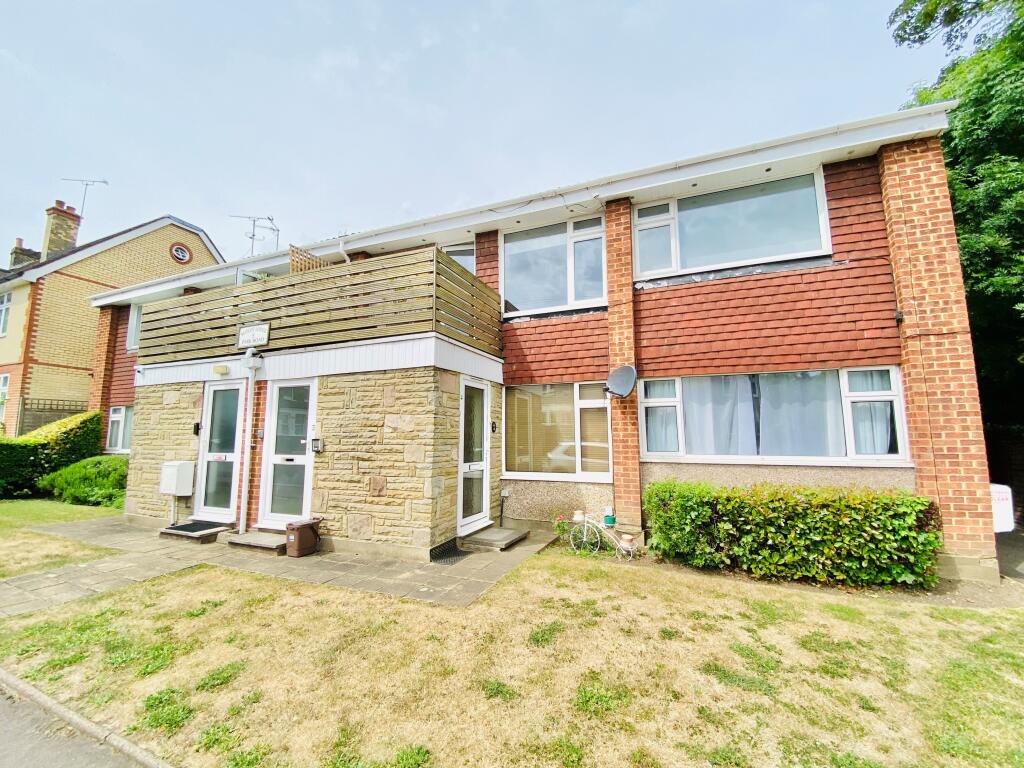 2 bed House (unspecified) for rent in Hadley Wood. From Aleco Estate Agents - East Barnet