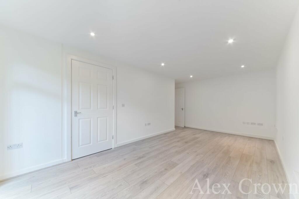 2 bed Flat for rent in Paddington. From Alex Crown Lettings & Estate Agents