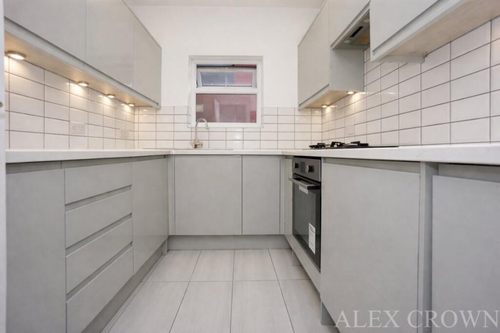2 bed 1st Floor Flat for rent in Hornsey. From Alex Crown Lettings & Estate Agents - Islington