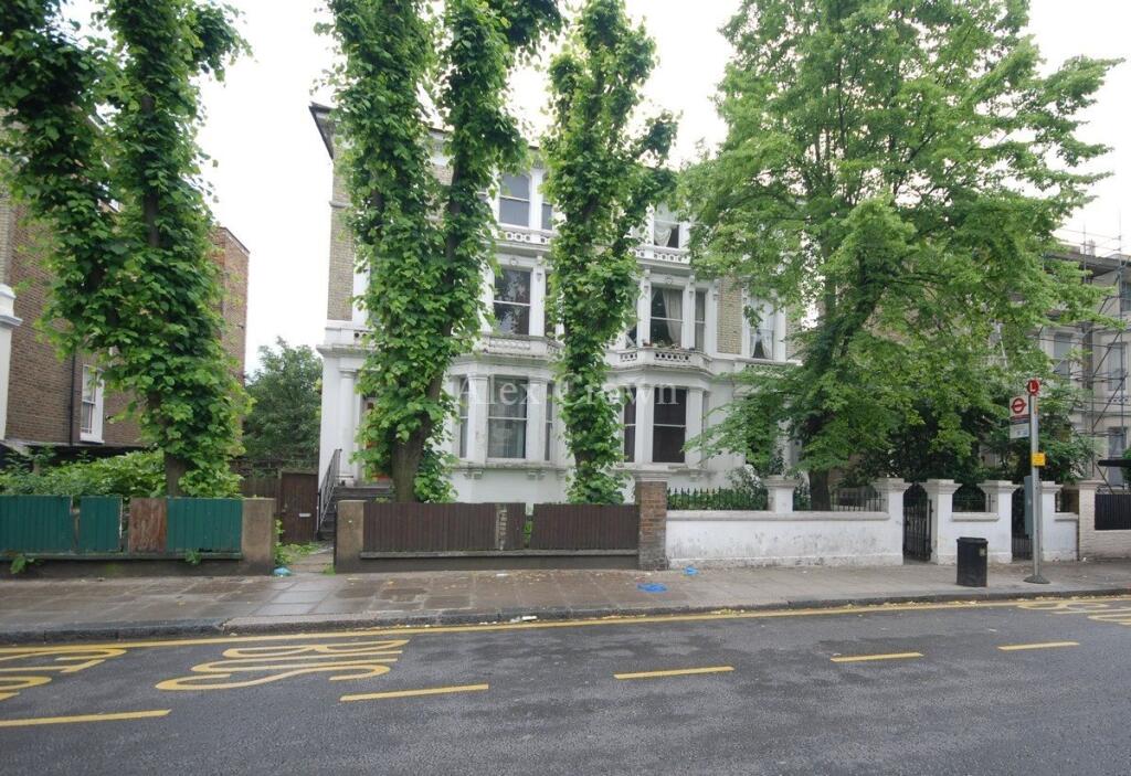 1 bed 1st Floor Flat for rent in Kensington. From Alex Crown Lettings & Estate Agents - Islington