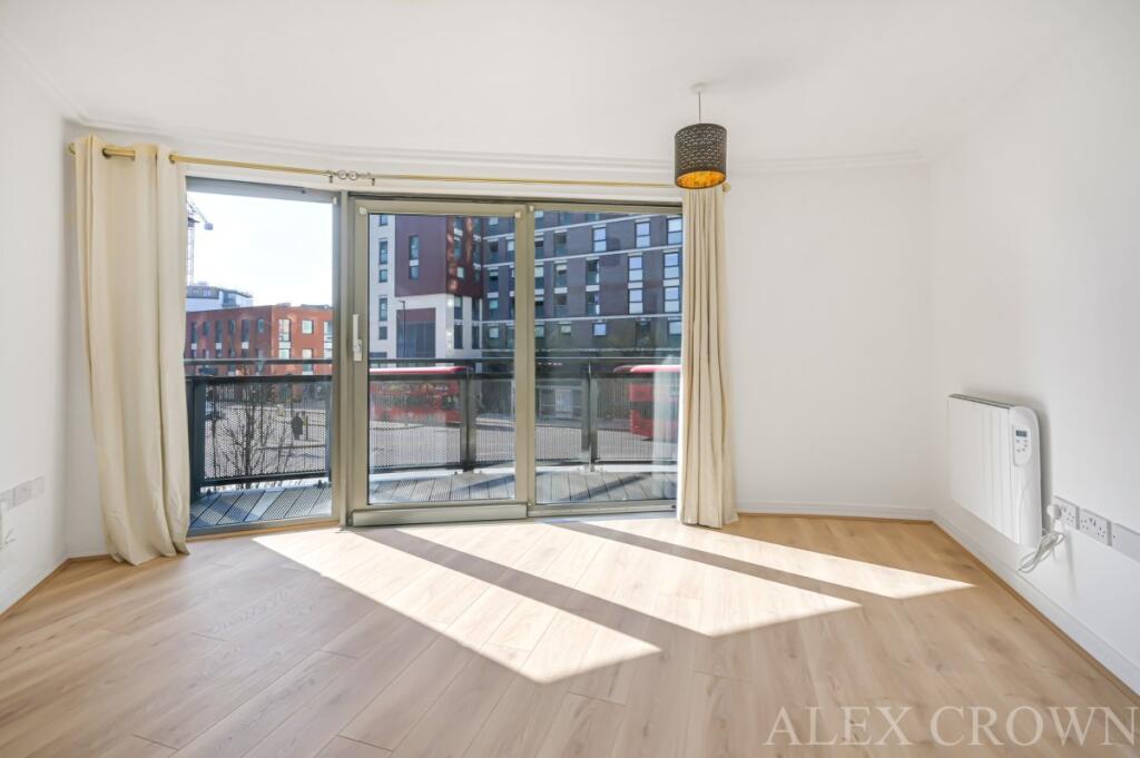 2 bed Apartment for rent in Acton. From Alex Crown Lettings & Estate Agents - Islington