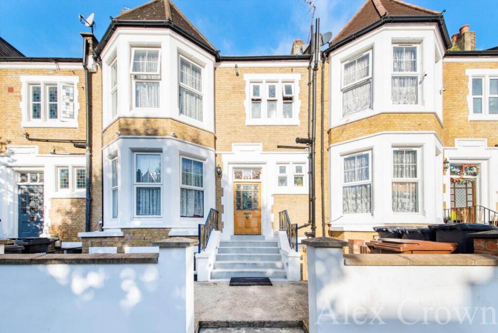 3 bed 1st Floor Flat for rent in Stoke Newington. From Alex Crown Lettings & Estate Agents - Islington