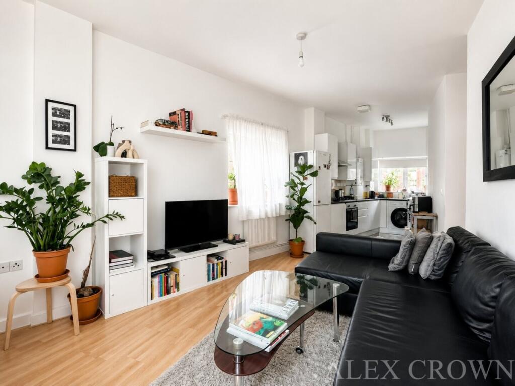 2 bed 1st Floor Flat for rent in Stoke Newington. From Alex Crown Lettings & Estate Agents - Islington
