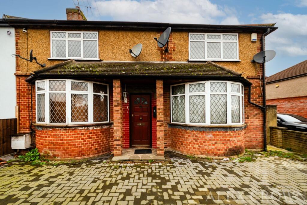 2 bed 1st Floor Flat for rent in Edmonton. From Alex Crown Lettings & Estate Agents - Islington