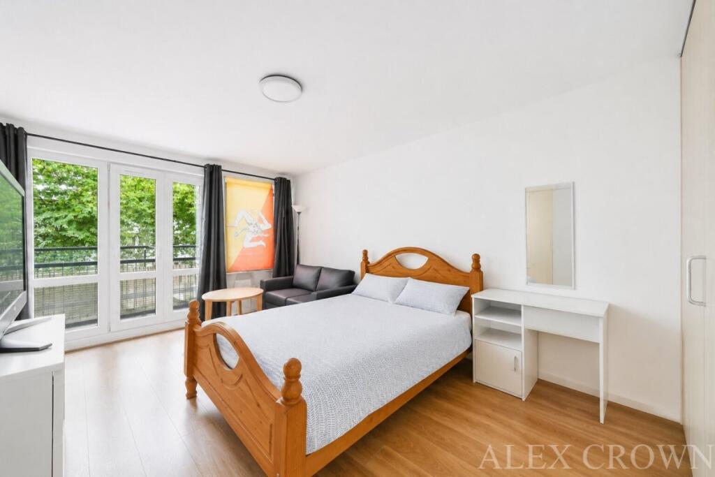 3 bed 1st Floor Flat for rent in Camden Town. From Alex Crown Lettings & Estate Agents - Islington 3 bed 1st Floor Flat for rent in Camden Town. From Alex Crown Lettings & Estate Agents - Islington