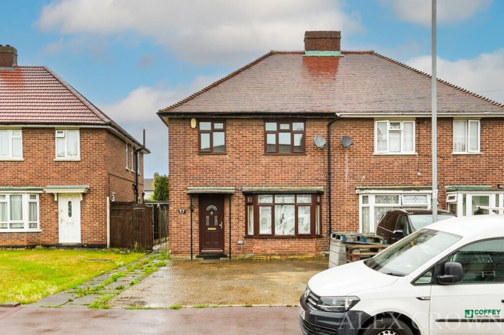 4 bed Semi Detached for rent in Dagenham. From Alex Crown Lettings & Estate Agents - Islington 4 bed Semi Detached for rent in Dagenham. From Alex Crown Lettings & Estate Agents - Islington