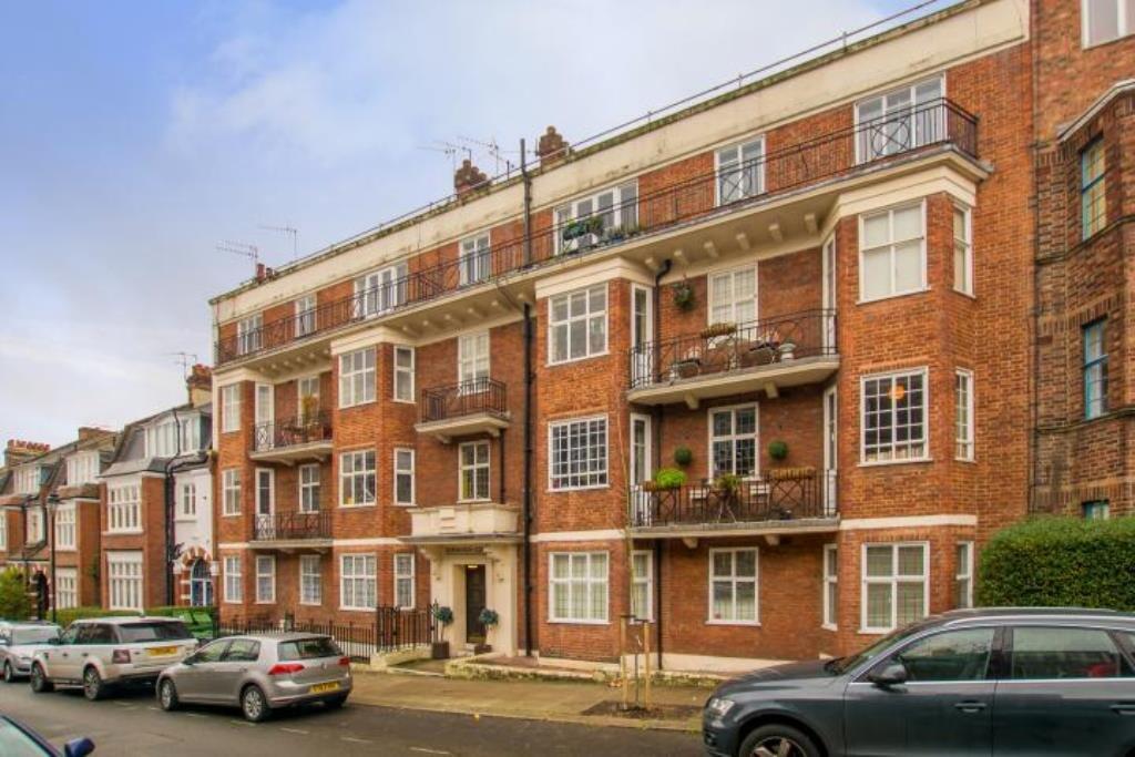 3 bed 1st Floor Flat for rent in Hampstead. From Alex Crown Lettings & Estate Agents - Islington