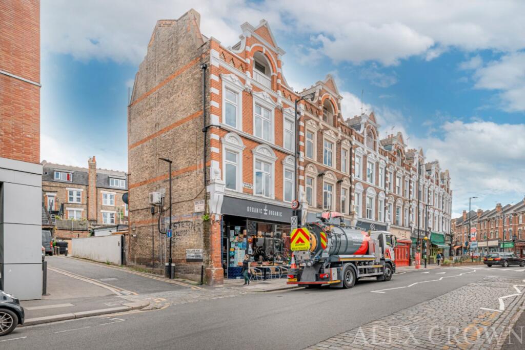 1 bed 1st Floor Flat for rent in Hornsey. From Alex Crown Lettings & Estate Agents - Islington