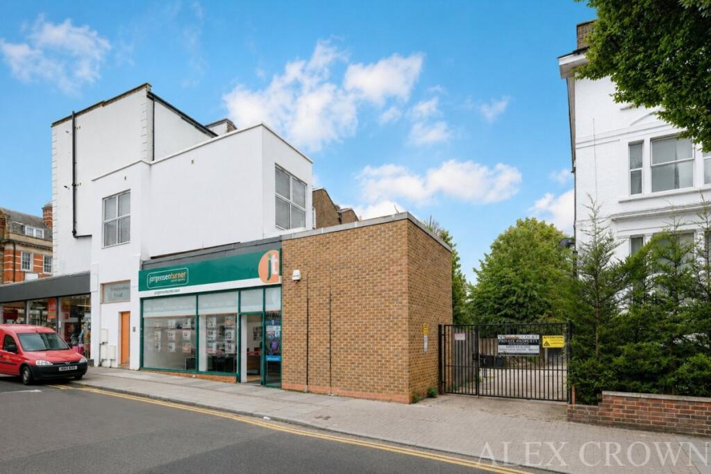 2 bed 1st Floor Flat for rent in Hampstead. From Alex Crown Lettings & Estate Agents - Islington
