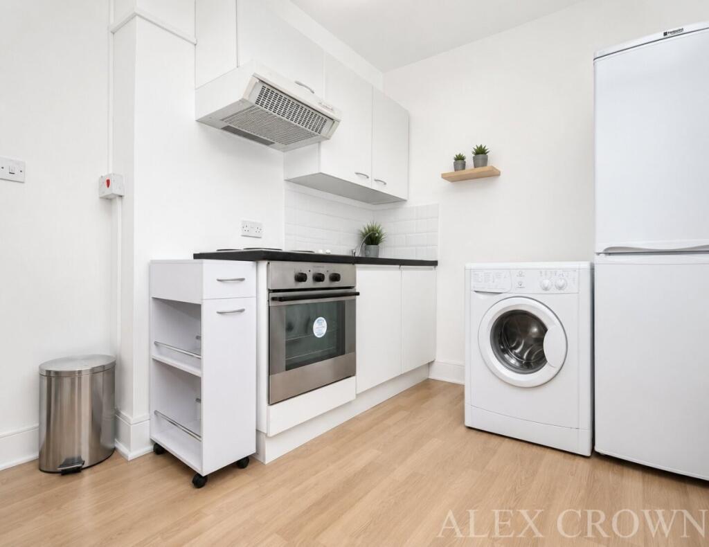 2 bed 1st Floor Flat for rent in Islington. From Alex Crown Lettings & Estate Agents - Islington