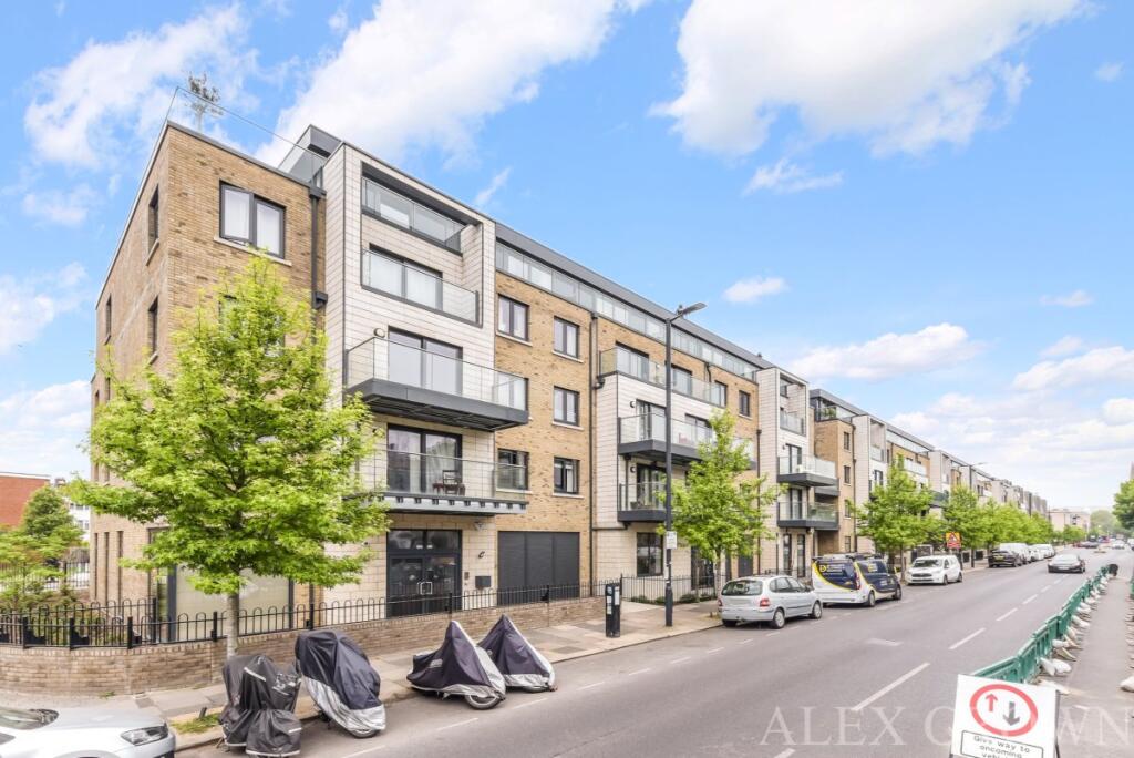 3 bed Apartment for rent in Paddington. From Alex Crown Lettings & Estate Agents - Islington