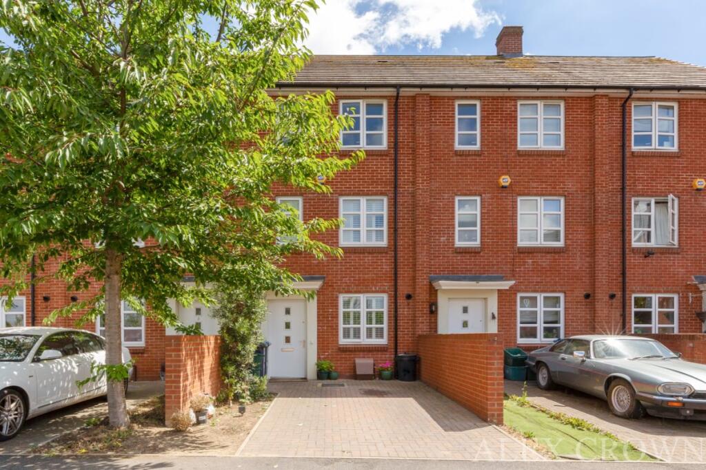 4 bed Town House for rent in Croydon. From Alex Crown Lettings & Estate Agents - Islington 4 bed Town House for rent in Croydon. From Alex Crown Lettings & Estate Agents - Islington