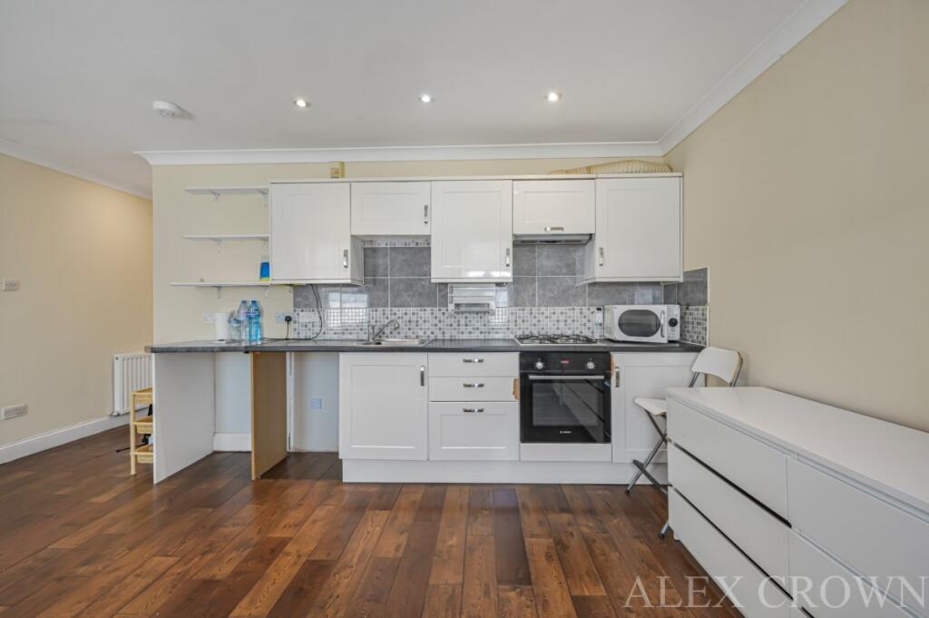 1 bed 1st Floor Flat for rent in Wanstead. From Alex Crown Lettings & Estate Agents - Islington