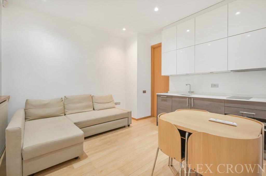 2 bed 1st Floor Flat for rent in Paddington. From Alex Crown Lettings & Estate Agents - Islington