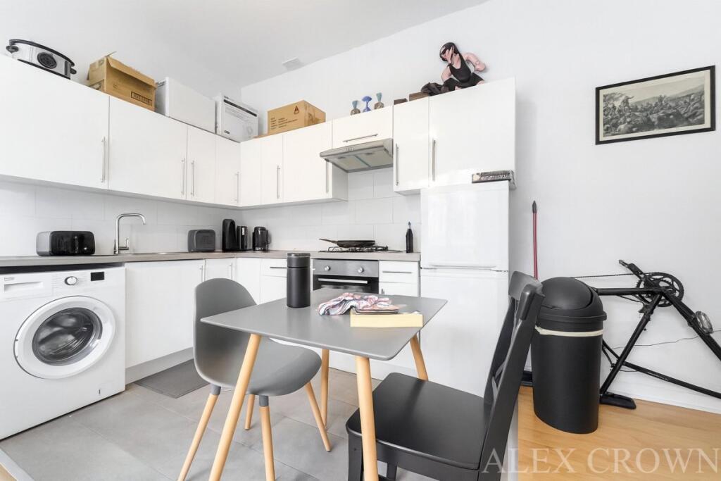 1 bed 1st Floor Flat for rent in Hornsey. From Alex Crown Lettings & Estate Agents - Islington