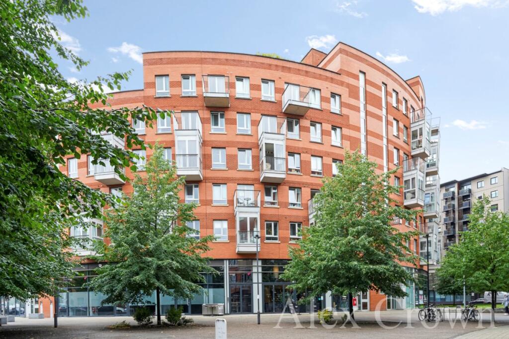 3 bed Apartment for rent in Islington. From Alex Crown Lettings & Estate Agents - Islington