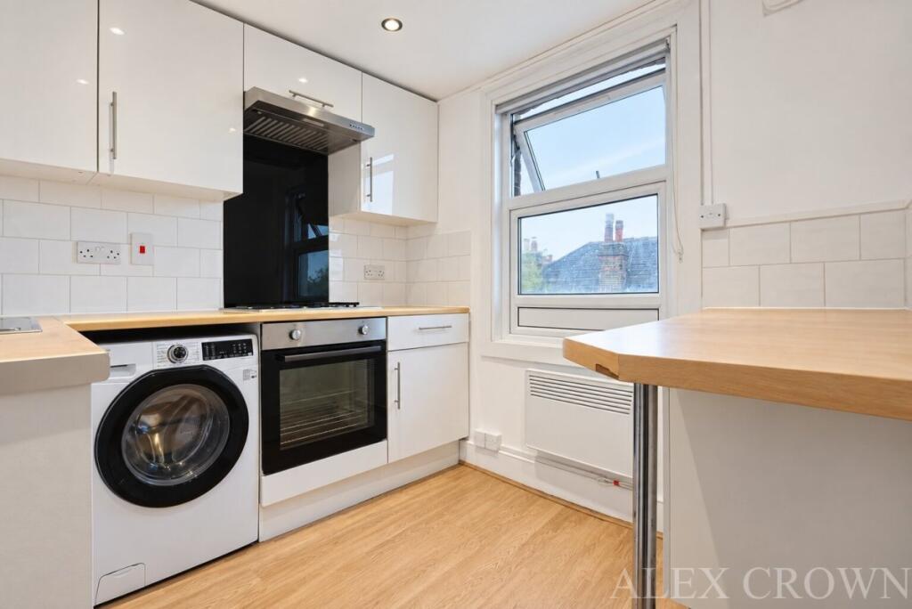 1 bed 1st Floor Flat for rent in Hornsey. From Alex Crown Lettings & Estate Agents - Islington