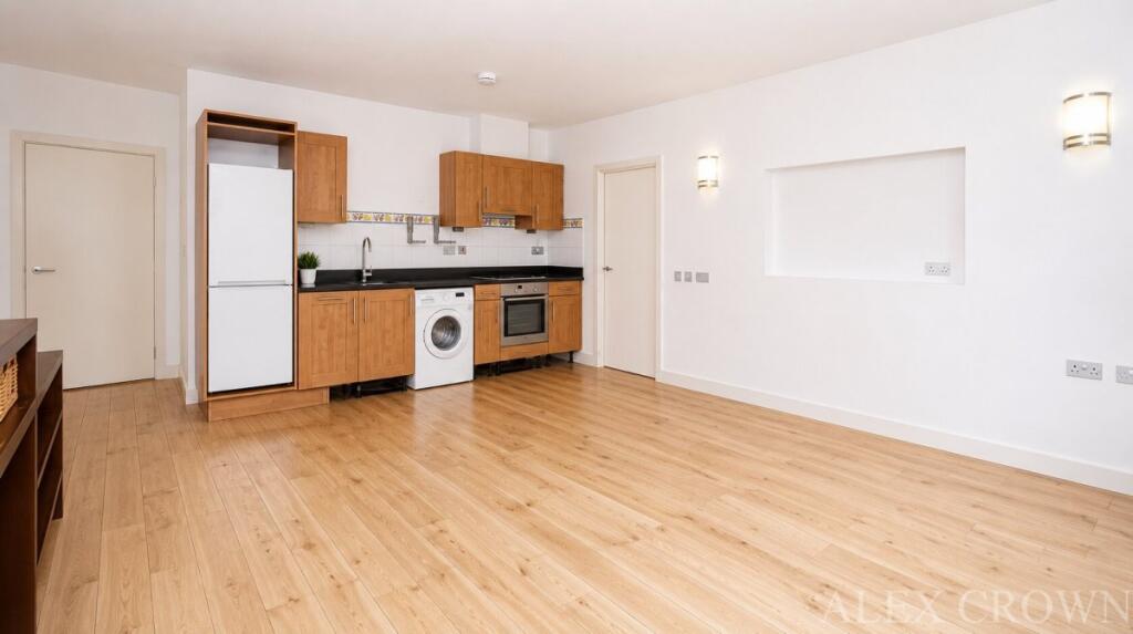 2 bed Apartment for rent in Stoke Newington. From Alex Crown Lettings & Estate Agents - Islington