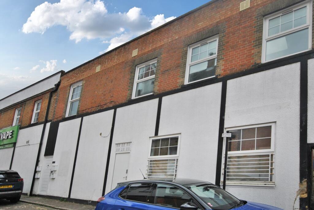 2 bed 1st Floor Flat for rent in Aldershot. From Alexander Charles & Browne - Forest Hill 2 bed 1st Floor Flat for rent in Aldershot. From Alexander Charles & Browne - Forest Hill