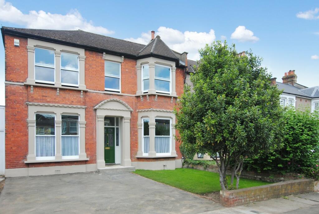 3 bed End of Terrace for rent in Catford. From Alexander Charles & Browne - Forest Hill 3 bed End of Terrace for rent in Catford. From Alexander Charles & Browne - Forest Hill