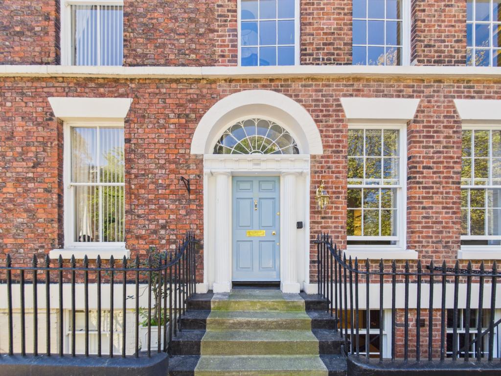 5 bed Mid Terraced House for rent in Liverpool. From Almond Property by Sue Taylor - Liverpool