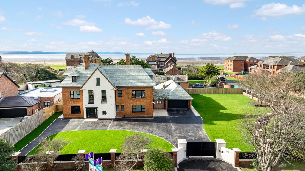7 bed Detached for rent in Liverpool. From Almond Property by Sue Taylor - Liverpool 7 bed Detached for rent in Liverpool. From Almond Property by Sue Taylor - Liverpool