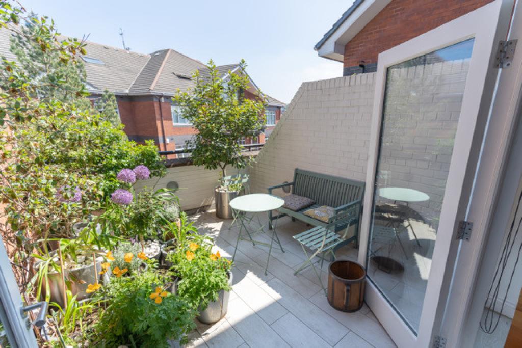 3 bed Penthouse for rent in Liverpool. From Almond Property by Sue Taylor - Liverpool